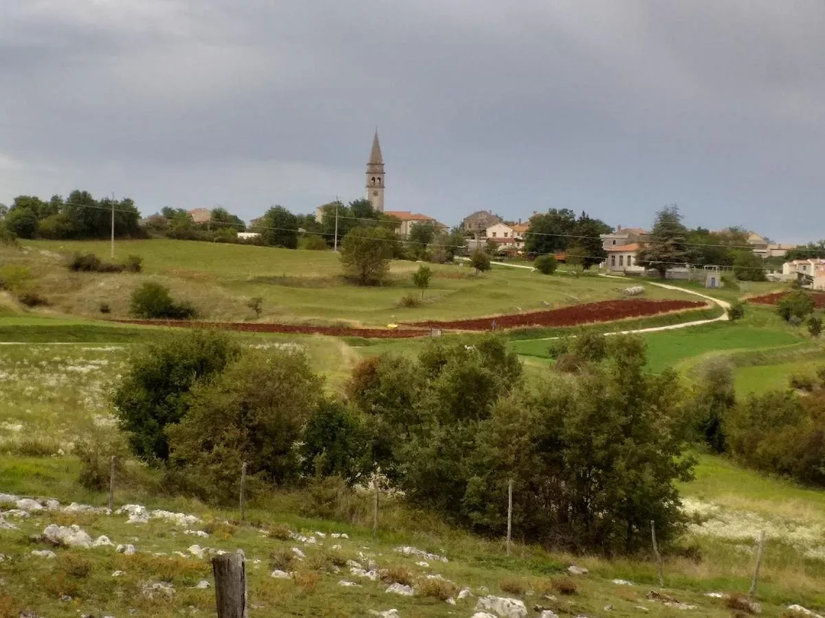 Zrenj Rural Apartment Carolina